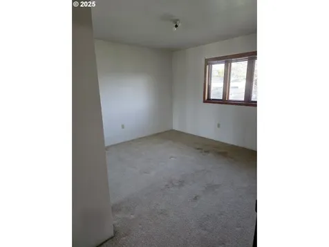 291 SE Shigley Street Winston OR 97496