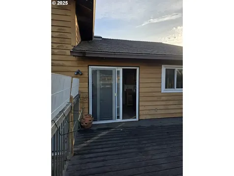 291 SE Shigley Street Winston OR 97496