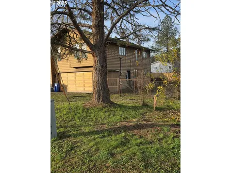 291 SE Shigley Street Winston OR 97496