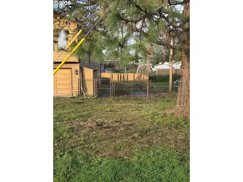291 SE Shigley Street Winston OR 97496