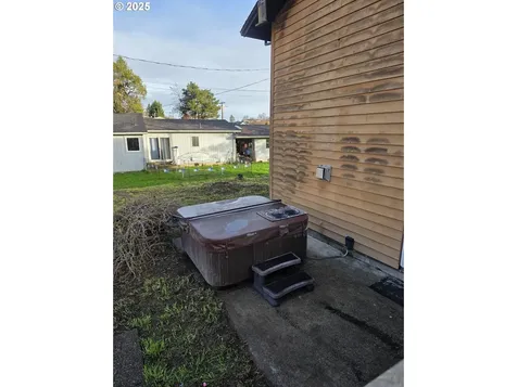 291 SE Shigley Street Winston OR 97496