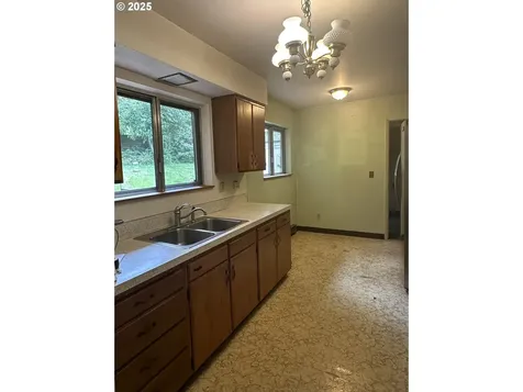 2475 Willamette Falls Drive West Linn OR 97068