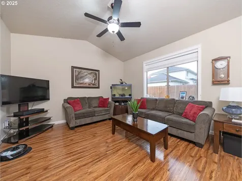 1020 E 4th Street Yamhill OR 97148