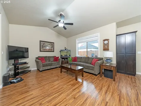 1020 E 4th Street Yamhill OR 97148