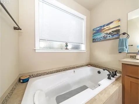 1020 E 4th Street Yamhill OR 97148