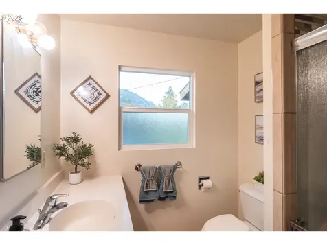 1418 SE Micelli Street Roseburg OR 97470