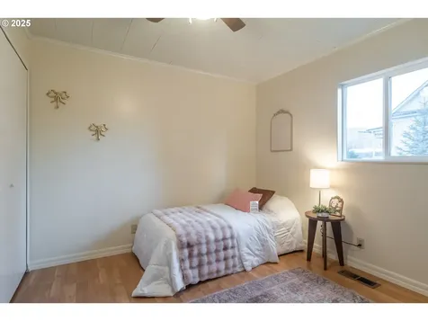 1418 SE Micelli Street Roseburg OR 97470