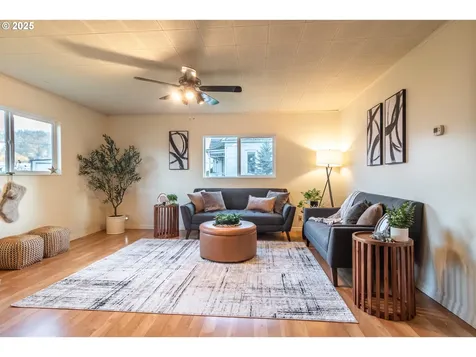 1418 SE Micelli Street Roseburg OR 97470