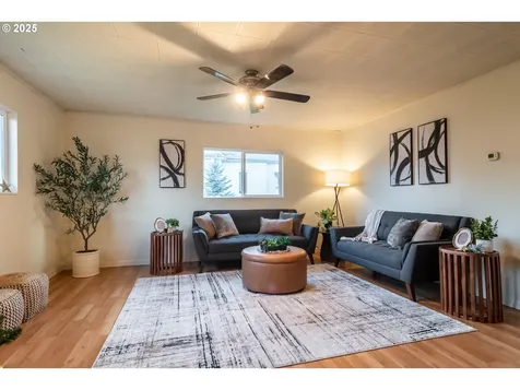 1418 SE Micelli Street Roseburg OR 97470