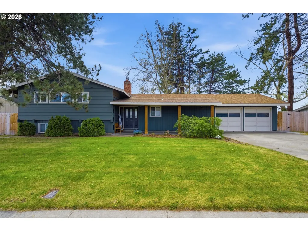 825 W Ridgeway Avenue Hermiston OR 97838
