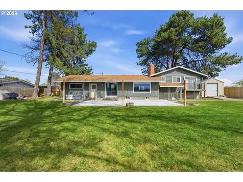825 W Ridgeway Avenue Hermiston OR 97838