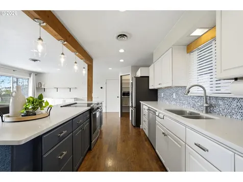 825 W Ridgeway Avenue Hermiston OR 97838