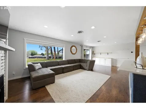 825 W Ridgeway Avenue Hermiston OR 97838