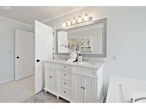 5790 Ridgetop Court Lake Oswego OR 97035