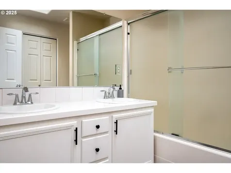 18576 SW Tara Meadows Court Beaverton OR 97078