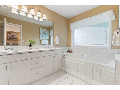 28651 SW Crestwood Drive Wilsonville OR 97070