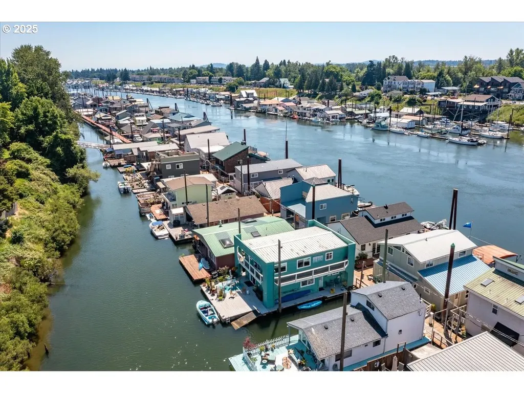 414 N Tomahawk Island Drive Portland OR 97217