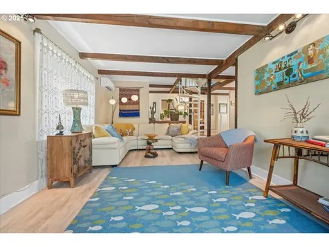 414 N Tomahawk Island Drive Portland OR 97217