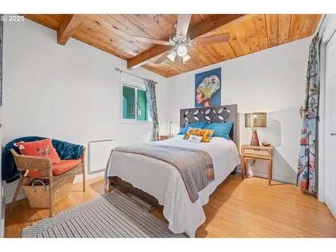 414 N Tomahawk Island Drive Portland OR 97217