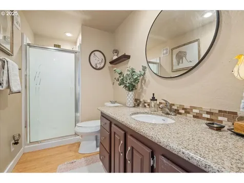 414 N Tomahawk Island Drive Portland OR 97217