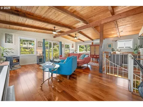 414 N Tomahawk Island Drive Portland OR 97217