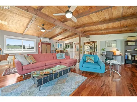 414 N Tomahawk Island Drive Portland OR 97217