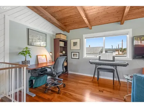 414 N Tomahawk Island Drive Portland OR 97217