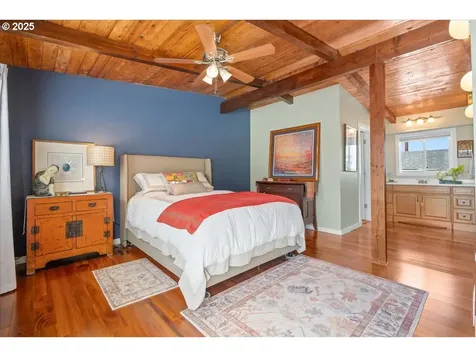 414 N Tomahawk Island Drive Portland OR 97217