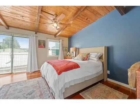 414 N Tomahawk Island Drive Portland OR 97217