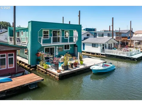 414 N Tomahawk Island Drive Portland OR 97217