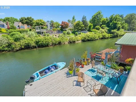414 N Tomahawk Island Drive Portland OR 97217
