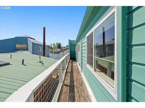 414 N Tomahawk Island Drive Portland OR 97217