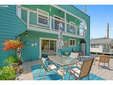 414 N Tomahawk Island Drive Portland OR 97217