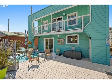 414 N Tomahawk Island Drive Portland OR 97217