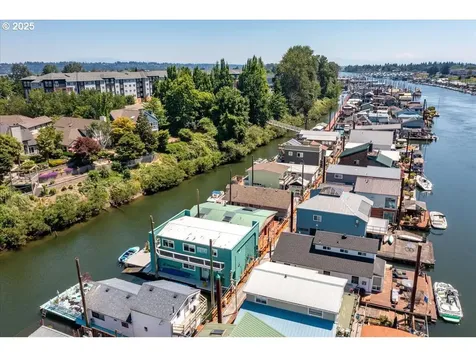 414 N Tomahawk Island Drive Portland OR 97217