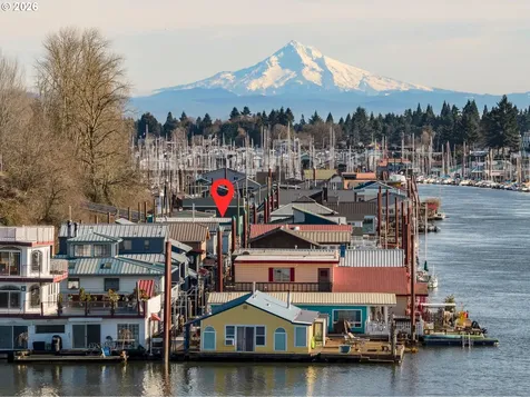 414 N Tomahawk Island Drive Portland OR 97217