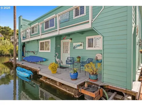 414 N Tomahawk Island Drive Portland OR 97217