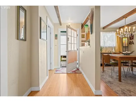 414 N Tomahawk Island Drive Portland OR 97217