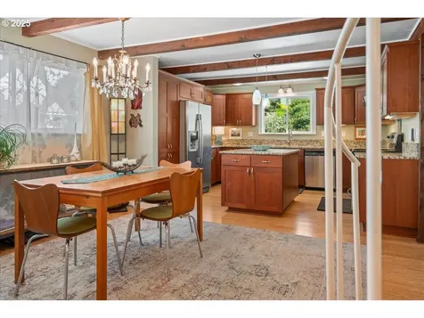414 N Tomahawk Island Drive Portland OR 97217