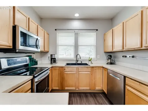 6037 Orchid Lane Springfield OR 97478