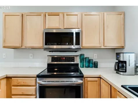 6037 Orchid Lane Springfield OR 97478
