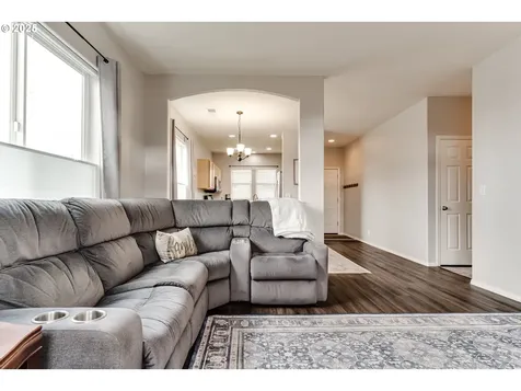 6037 Orchid Lane Springfield OR 97478