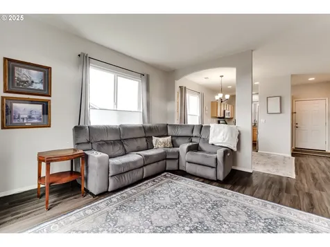 6037 Orchid Lane Springfield OR 97478