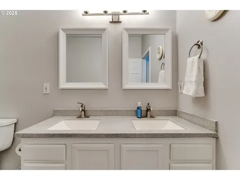 6037 Orchid Lane Springfield OR 97478