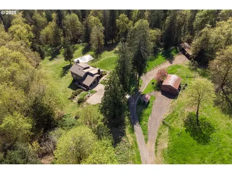 27690 SW Strawberry Hill Drive Hillsboro OR 97123