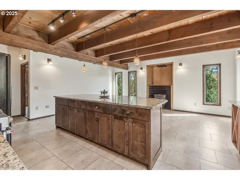 27690 SW Strawberry Hill Drive Hillsboro OR 97123