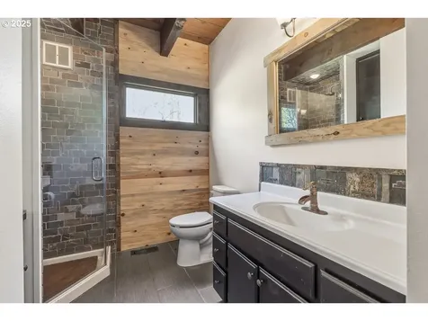 27690 SW Strawberry Hill Drive Hillsboro OR 97123