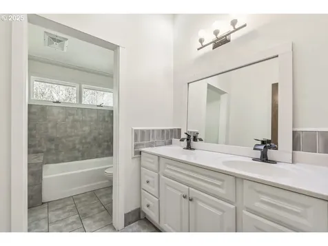 27690 SW Strawberry Hill Drive Hillsboro OR 97123