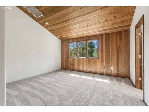 27690 SW Strawberry Hill Drive Hillsboro OR 97123
