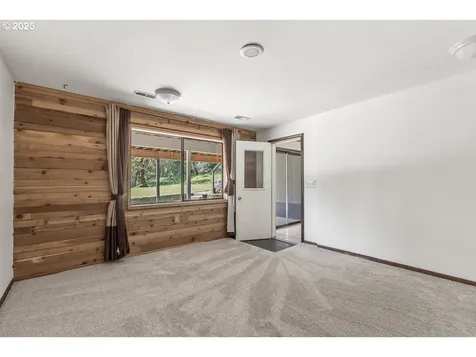 27690 SW Strawberry Hill Drive Hillsboro OR 97123